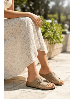 Perla Gold Aksesuar Detaylı  Tokalı Ortopedik Taban Kadın Terlik