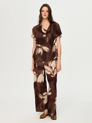 Faik Sönmez Soyut Çiçek Desen Kısa Kol Ketenli Bluz S26BLZ041