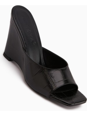 Limoya Lamis Siyah Dolgu Topuklu Kadın Terlik