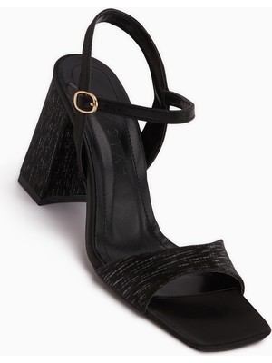 Limoya Janica Siyah Bilekten Tokalı Kalın Topuklu Kadın Sandalet