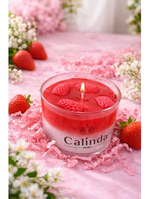 Calinda Candles Çilek Tasarımlı Mum | Çilek Kokulu %100 Soya Wax Dekoratif Mum – El Yapımı Modern Mum