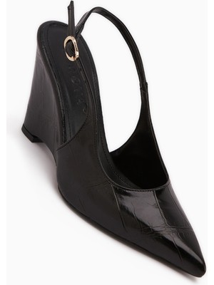 Limoya Tira Siyah Dolgu Topuklu Sivri Burunlu Kadın Sandalet