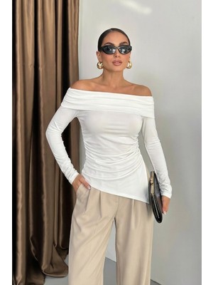 Spirituel Kadın Bluz Asimetrik Yırtmaçlı Carmen Yaka Omzu Açık Vücuda Oturan Sandy Bluz