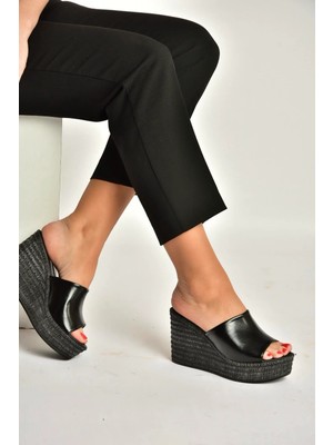Fox Shoes Y996559960 Siyah Rustik Dolgu Tabanlı Kadın Terlik