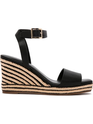 Derimod Kadın Siyah Bilekten Bantlı Dolgu Topuklu Espadril Sandalet 26SFE481718