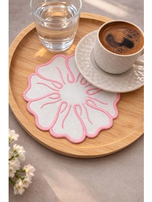 Mora Tekstil 6’lı Çiçek Nakışlı Sunum Peçetesi – Keten Kumaş Kahve Yanı & Davet Masası Parti Peçetesi