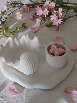 Doğal Dekoratif Istridye Obje ve Kelebek Figürlü Mumlu Tepsi Seti – 3'lü Dekor Set