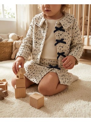 Bayramlık Kız Çocuk Ceketli Etekli Takım – Fiyonklu Şık 3’lü Kombin, Ekru Tüvit Ceket Bluz ve Etek Seti