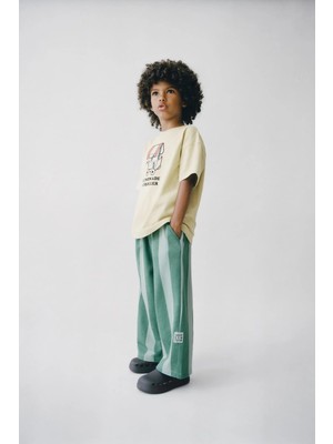 Magu Erkek Çocuk Pamuklu Krem Limonata Arabası Baskılı T-Shirt Eşofman Takımı - Yeşil Çizgili Alt