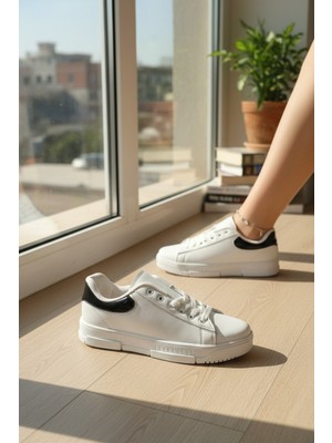 Enoch Klasik Bağcıklı Tasarım Hafif Tabanlı Şık ve Konforlu Kadın Spor Ayakkabı