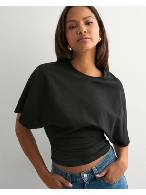 Les Séduisantes C.A. Dalgıç Kumaş Bele Oturan Bisiklet Yaka Geniş Kısa Kollu Bluz