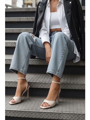 Divolya Sara Bej Kırışık Bileği Sarma  (8 Cm) Kare Burun Topuklu Ayakkabı