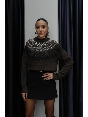 Havoş Kahverengi Yakası Iskandinav Desenli Kazak