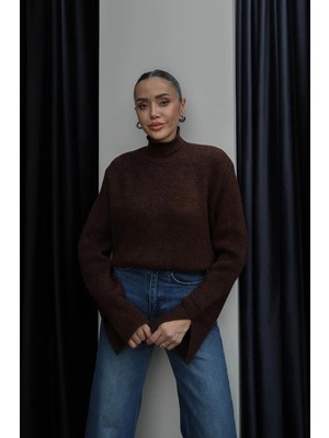 Havoş Kahverengi Kolları Yırtmaçlı Yarım Balıkçı Kazak