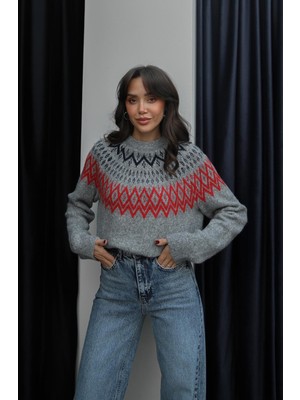 Havoş Gri Yakası Iskandinav Desenli Kazak