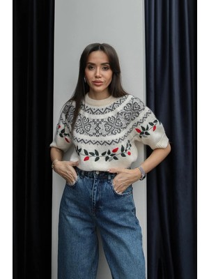 Havoş Krem Antrasit Nakışlı Kısa Kollu Kazak