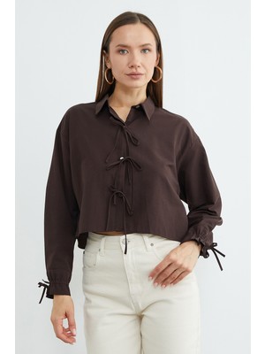 FullaModa Önü Bağlamalı Düğmeli Crop Gömlek