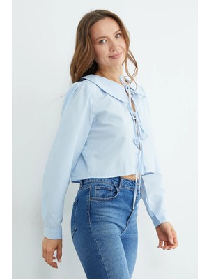 FullaModa Önden Bağlamalı Bebe Yaka Crop Bluz