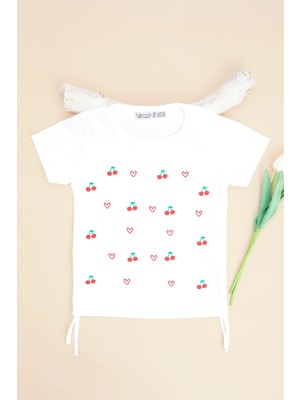 FullaModa Kiraz ve Kalp Nakışlı Yanları Büzgülü Kız Çocuk Tişört