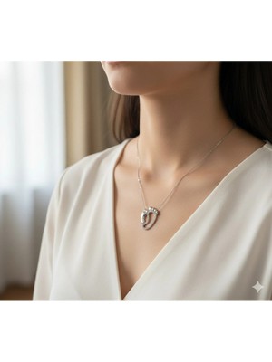 Bebek Ayak Kolye Taşlı 925 Ayar Gümüş