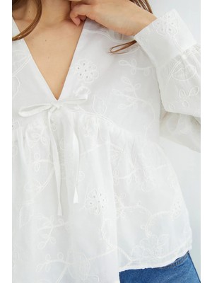 FullaModa Brode Detaylı Bağlamalı V Yaka Bluz