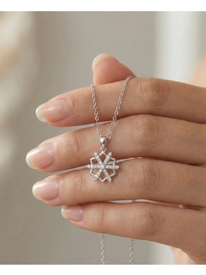 925 Ayar Gümüş Mini Kar Tanesi Kolye