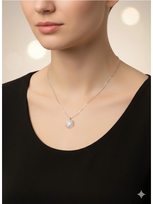 Zarif Güneş Kolye 925 Ayar Gümüş