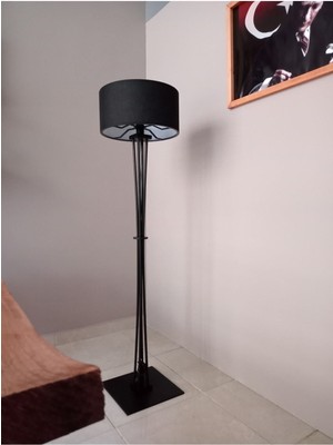 Allians Şık Siyah Ahşap Lambader ile Oturma Odanıza Zarafet Katın