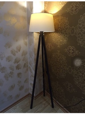 Allians Şık Beyaz Üç Ayaklı Ahşap Tripod Lamba, Konik Kumaş Abajur