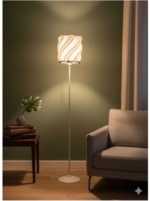 Allians Modern ve Şık Salon Lambaderi, Plastik Şapka Detaylı, Şık Tasarım