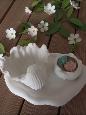 Doğal Dekoratif Istridye Obje ve Kelebek Figürlü Mumlu Tepsi Seti – 3'lü Dekor Set