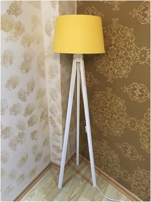 Allians Şık 3 Ayaklı Ahşap Tripod Lamba, Kumaş Konik Başlık, Sarı ve Beyaz