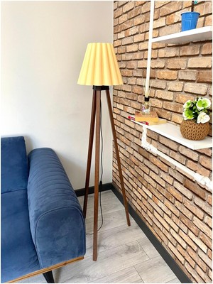 Allians Şık Ahşap 3 Ayaklı Pileli Tripot Lambader, Modern ve Zarif Tasarım