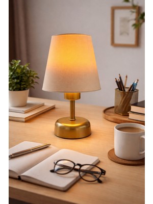 Allians Konik Şapkalı Pilli Eskitme Masa Lambası, Kafe ve Yatak Odası Için Şık Abajur