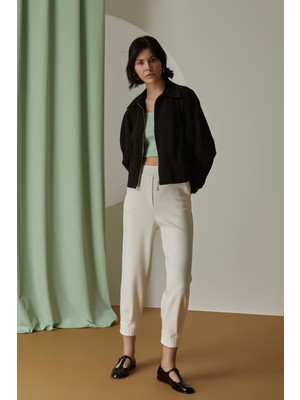 Kadın Lastikli Bel Uzun Boy Dar Paça Rahat Cepli Ekru Pantolon NAAR12215-EKRU