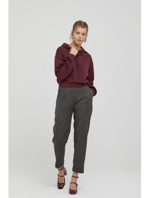 Kadın Yüksek Bel Daralan Paça Desenli Siyah Pantolon NAAR91221-SİYAH