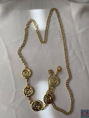 Özbience Altın Renk Gül Figürlü Ayarlanabilir Bel Kolyesi, Zarif ve Şık Tasarım