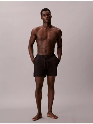 Calvin Klein Erkek Regular Fit Yanları Logo Şeritli Siyah Deniz Şortu LV00N61002-UB1