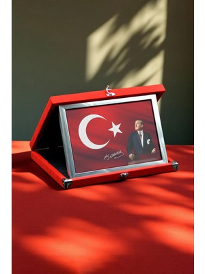 Ahsen resim çerçeve Kadife Kırmızı Kutulu Türk Bayrağı Çerçeveli Kanvas Tablo Gümüş (27X37 - Büyük Boy)