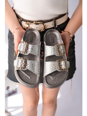 Muggo Glitza Parlak Dokulu Çift Tokalı Günlük Kadın Terlik