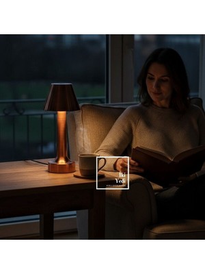 İki Yedi Konsept Herbert 774 Bronz Renkli Metal LED Şarjlı Dokunmatik Masa Lambası Modern Gece Lambası Aydınlatma