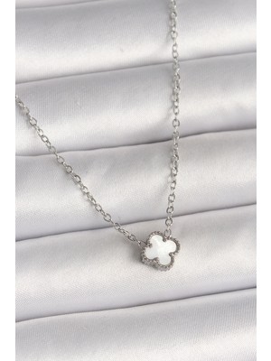 Pazarcan Çelik Gümüş Renk Beyaz Yonca Model Kadın Kolye