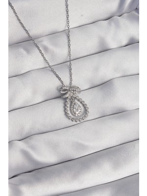 Pazarcan Çelik Gümüş Renk Fiyonk Detaylı Zirkon Taşlı Damla Model Kolye