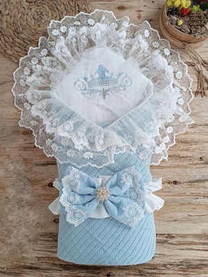 DMR Elegance Örgü Tericotton Taç Nakışlı Incili Güpür Çift Fiyonk Papatya Güpür Trilüks Kundak Bebek Battaniyesi Mavi