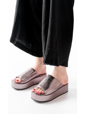 Budi 861-1011 Rose Cam Kırığı Geniş Bantlı Dolgu Kadın Terlik