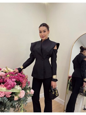 Qimya Butik Miss Neşem Kadın Iki Düğmeli Hakim Yaka Omzu Açık Fit Şık Ceket