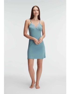 İlkyaz Fashion  Ip Askılı V Yaka Viskon Çiçek Desenli Yazlık Mini Dantel Detaylı Gecelik Sabahlık Takımı