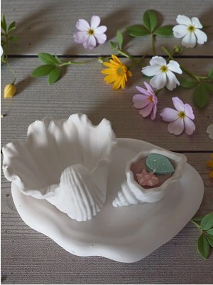 Doğal Dekoratif Istridye Obje ve Kelebek Figürlü Mumlu Tepsi Seti – 3'lü Dekor Set