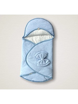 DMR Elegance Yenidoğan Düğme Detaylı Çizgi Efektli Çift Fiyonk Klasik Kundak Bebek Battaniyesi Mavi