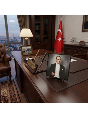 Hedea Atatürk Masaüstü Ahşap Tablo - Kabartmalı Baskı Şık Hediyelik 16X16 cm No 1